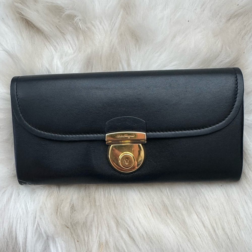 Ferragamo Leather Wallet 🖤 - Picture 2 of 6